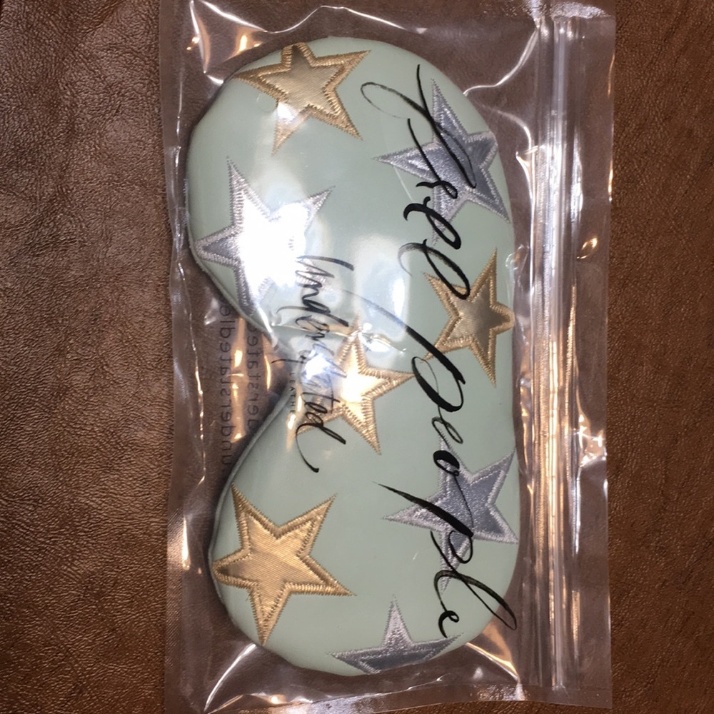 Starry Eyed Mask - Picture 1 of 2